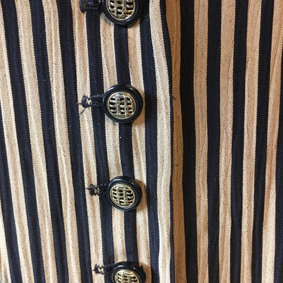 Perceptions- suit coat and skirt. W/ removable bib - Picture 13 of 13